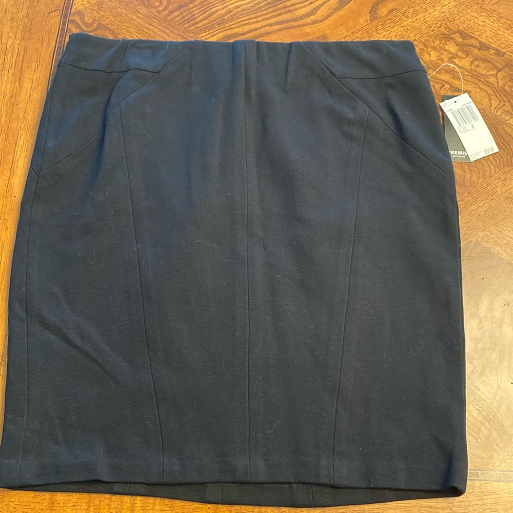 Premise Woman’s Black Skirt Size Medium Brand New with Taga